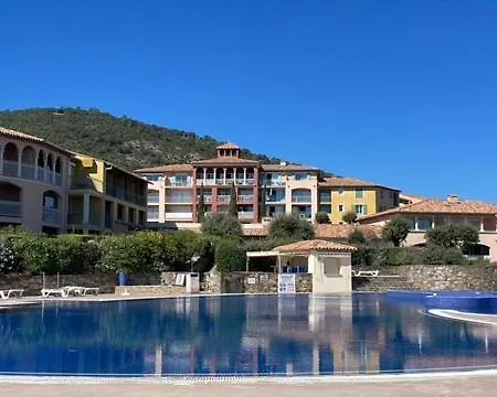 Du Castellas * Roquebrune-sur-Argens