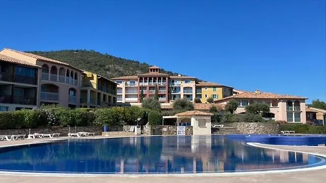 Du Castellas * Roquebrune-sur-Argens