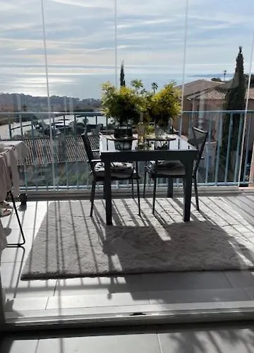 Du Castellas Apartment